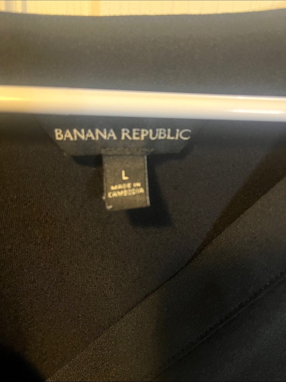 Banana Republic Black V-Neck Cap Sleeve Top - Picture 2 of 4
